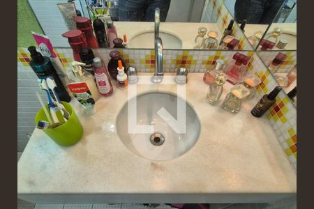 Apartamento à venda com 250m², 3 quartos e 2 vagas Apartamento à venda com 250m², 3 quartos e 2 vagasBanheiro da Suíte 1