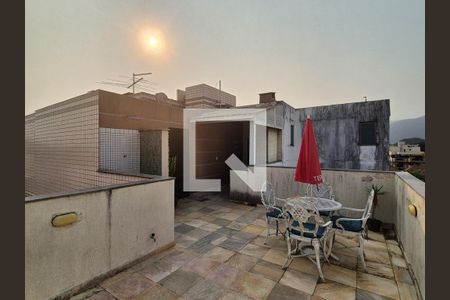 Apartamento à venda com 250m², 3 quartos e 2 vagas Apartamento à venda com 250m², 3 quartos e 2 vagasÁrea gourmet