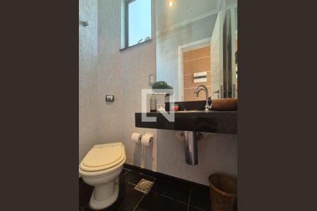 Apartamento à venda com 250m², 3 quartos e 2 vagas Apartamento à venda com 250m², 3 quartos e 2 vagasLavabo