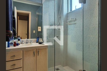 Apartamento à venda com 250m², 3 quartos e 2 vagas Apartamento à venda com 250m², 3 quartos e 2 vagasBanheiro da Suíte 2