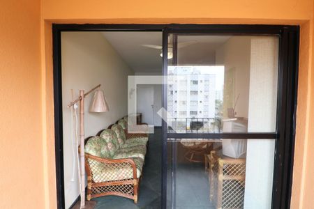 Varanda Sala de apartamento para alugar com 2 quartos, 73m² em Enseada, Guarujá