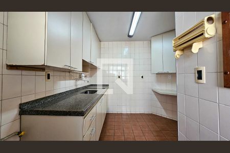 Cozinha de apartamento à venda com 2 quartos, 57m² em Jardim Anhanguera, São Paulo