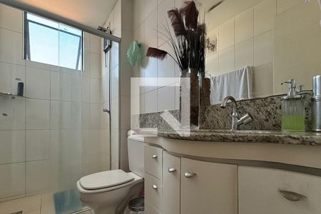 Banheiro de apartamento à venda com 2 quartos, 105m² em Coração Eucarístico, Belo Horizonte