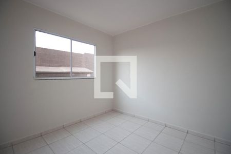 Quarto 2 de apartamento para alugar com 2 quartos, 50m² em Santa Maria, Brasília