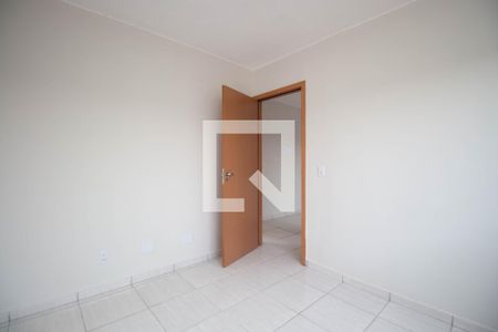 Quarto 2 de apartamento para alugar com 2 quartos, 50m² em Santa Maria, Brasília