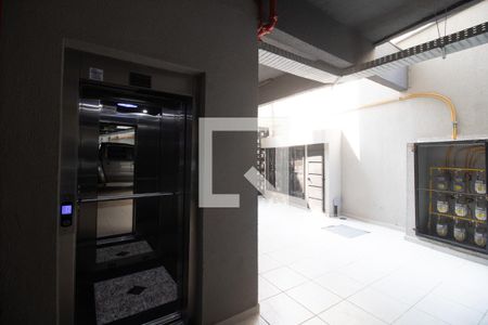 Apartamento para alugar com 45m², 2 quartos e sem vaga Apartamento para alugar com 45m², 2 quartos e sem vagaElevador