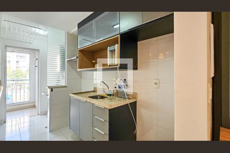 Cozinha de apartamento à venda com 2 quartos, 61m² em Vila Isa, São Paulo