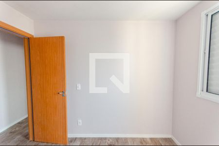 Quarto 1 de apartamento para alugar com 2 quartos, 45m² em Jardim Íris, São Paulo