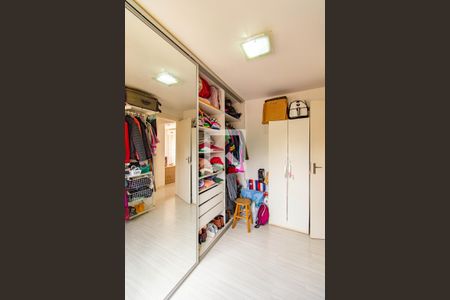 Closet de apartamento à venda com 3 quartos, 55m² em Igara, Canoas