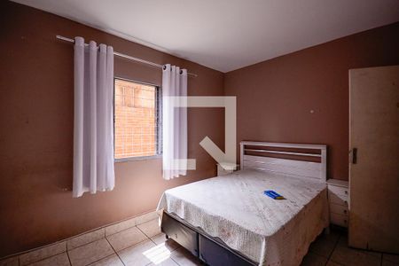 Quarto 2 de casa para alugar com 2 quartos, 100m² em Vila Caraguatá, São Paulo