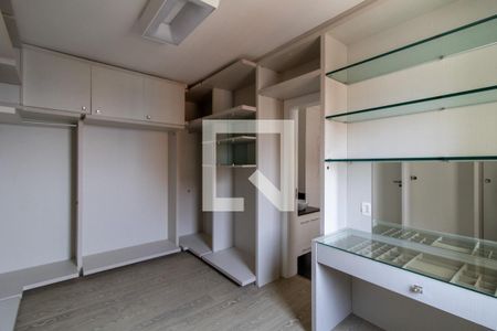 Apartamento à venda com 500m², 3 quartos e 4 vagas Apartamento à venda com 500m², 3 quartos e 4 vagasCloset da Suíte