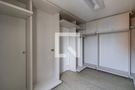 Apartamento à venda com 500m², 3 quartos e 4 vagas Apartamento à venda com 500m², 3 quartos e 4 vagasCloset da Suíte