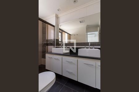 Apartamento à venda com 500m², 3 quartos e 4 vagas Apartamento à venda com 500m², 3 quartos e 4 vagasBanheiro da Suíte