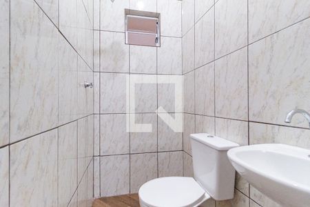 Banheiro de casa para alugar com 1 quarto, 17m² em Vila Caldas, Carapicuíba