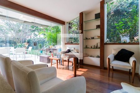 Sala de casa à venda com 4 quartos, 298m² em Jardim Guedala, São Paulo