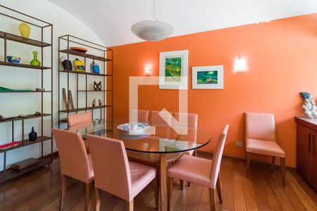 Sala de casa à venda com 4 quartos, 298m² em Jardim Guedala, São Paulo