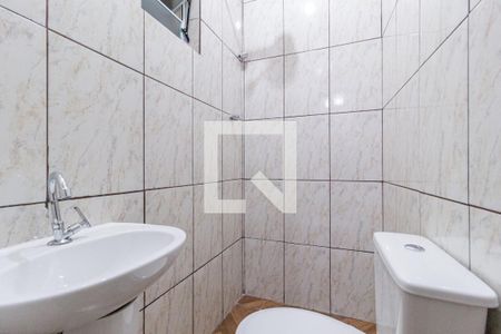 Banheiro de casa de condomínio para alugar com 1 quarto, 16m² em Vila Caldas, Carapicuíba