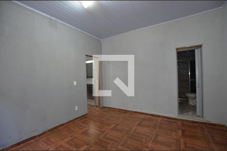 Quarto de casa para alugar com 1 quarto, 55m² em Marechal Hermes, Rio de Janeiro