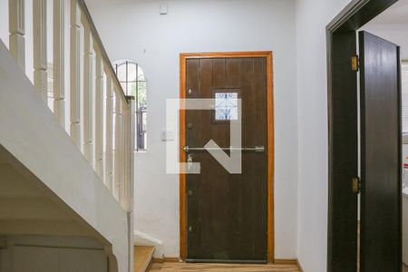 Entrada de casa para alugar com 4 quartos, 210m² em Perdizes, São Paulo