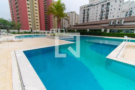 Apartamento à venda com 70m², 2 quartos e 2 vagas Apartamento à venda com 70m², 2 quartos e 2 vagasÁrea comum - Piscina