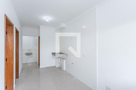 Sala e cozinha de apartamento para alugar com 2 quartos, 40m² em Jardim Mangalot, São Paulo