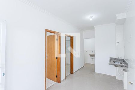 Sala e cozinha de apartamento para alugar com 2 quartos, 40m² em Jardim Mangalot, São Paulo