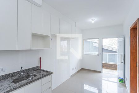 Sala e cozinha de apartamento para alugar com 2 quartos, 40m² em Jardim Mangalot, São Paulo