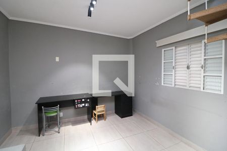 Quarto 2 de casa à venda com 3 quartos, 200m² em Chácara Mafalda, São Paulo