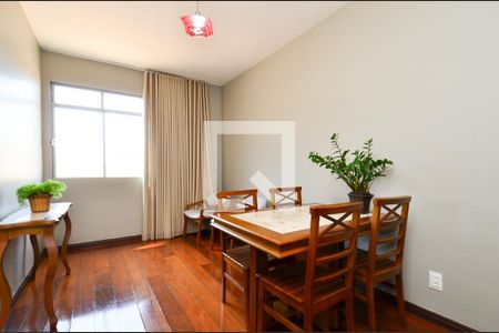 Sala de estar de apartamento à venda com 2 quartos, 60m² em Sagrada Família, Belo Horizonte