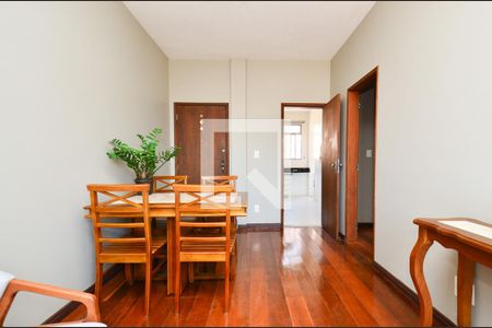 Sala de estar de apartamento à venda com 2 quartos, 60m² em Sagrada Família, Belo Horizonte