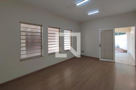 Sala de casa para alugar com 3 quartos, 150m² em Vila Nova São José, Campinas