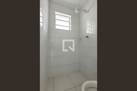 Banheiro de kitnet/studio para alugar com 1 quarto, 25m² em Casa Branca, Santo André