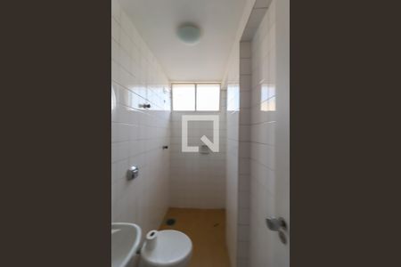 Apartamento à venda com 119m², 3 quartos e 2 vagas Apartamento à venda com 119m², 3 quartos e 2 vagasBanheiro de serviço