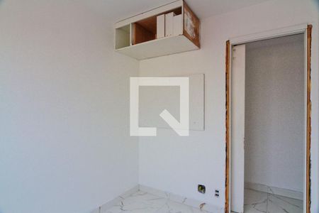 Quarto 1 de apartamento para alugar com 2 quartos, 41m² em Vila Zat, São Paulo