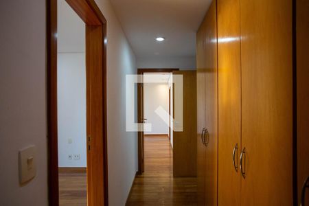 Corredor de apartamento à venda com 4 quartos, 192m² em Santo Agostinho, Belo Horizonte