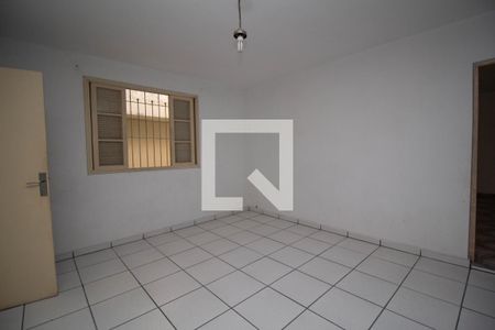 Quarto 1 de casa para alugar com 2 quartos, 80m² em Vila Iório, São Paulo