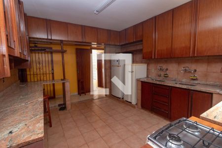 Cozinha de casa para alugar com 3 quartos, 511m² em Jardim Guanabara, Rio de Janeiro