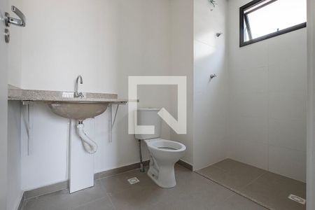 Banheiro de kitnet/studio à venda com 1 quarto, 24m² em Vila Madalena, São Paulo