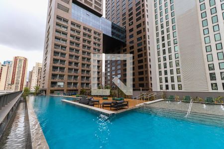 Studio à venda com 20m², 1 quarto e sem vaga Studio à venda com 20m², 1 quarto e sem vagaÁrea comum - Piscina