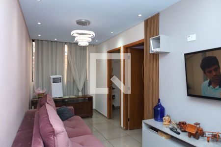 Sala de casa à venda com 3 quartos, 185m² em Parque Guarani, São Paulo