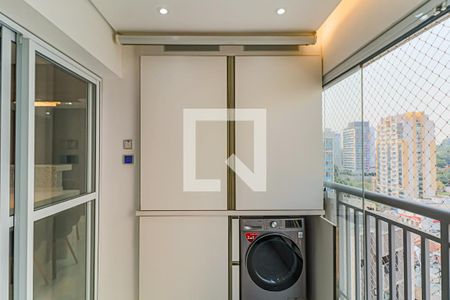 Apartamento à venda com 112m², 3 quartos e 2 vagas Apartamento à venda com 112m², 3 quartos e 2 vagasVaranda
