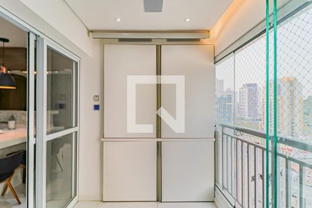 Apartamento à venda com 112m², 3 quartos e 2 vagas Apartamento à venda com 112m², 3 quartos e 2 vagasVaranda
