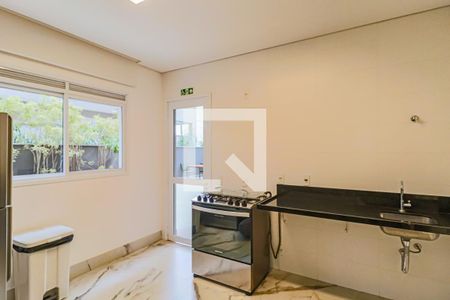 Apartamento à venda com 112m², 3 quartos e 2 vagas Apartamento à venda com 112m², 3 quartos e 2 vagasÁrea comum - Copa do salão de festas