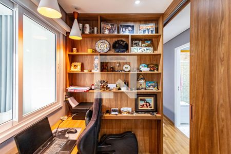 Apartamento à venda com 112m², 3 quartos e 2 vagas Apartamento à venda com 112m², 3 quartos e 2 vagasSuite - Escritório