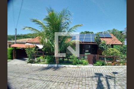 Casa à venda com 3 quartos, 200m² em Matapaca, Niterói