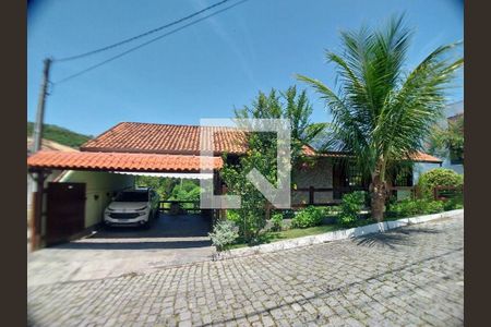 Casa à venda com 3 quartos, 200m² em Matapaca, Niterói