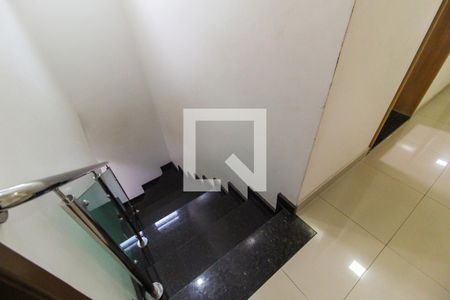 Escada de casa à venda com 4 quartos, 280m² em Itaquera, São Paulo