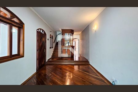 Sala de casa para alugar com 4 quartos, 200m² em Jardim Nosso Lar, São Paulo