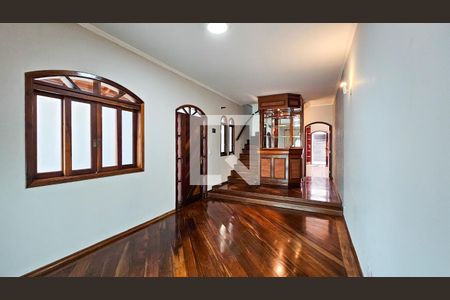 Sala de casa para alugar com 4 quartos, 200m² em Jardim Nosso Lar, São Paulo