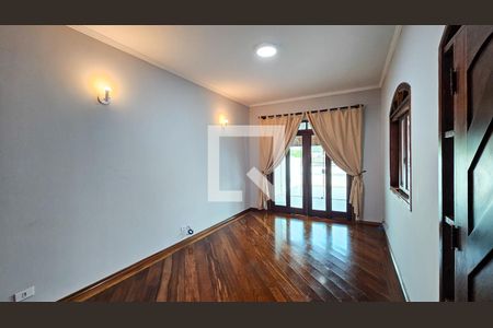 Sala de casa para alugar com 4 quartos, 200m² em Jardim Nosso Lar, São Paulo